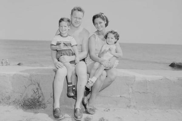 Family tracing service that can reconnect you with long lost family members in the UK